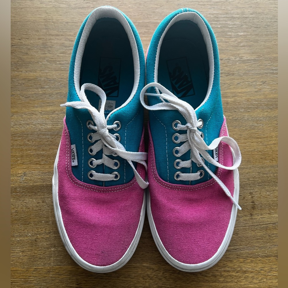 Women’s Era VANS